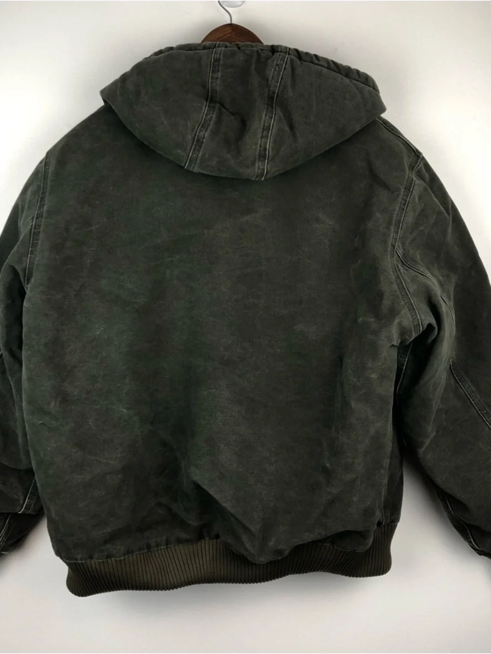 Vintage Men’s Carhartt Duck Jacket with Hood and Leather Logo Patch - Picture 2 of 11